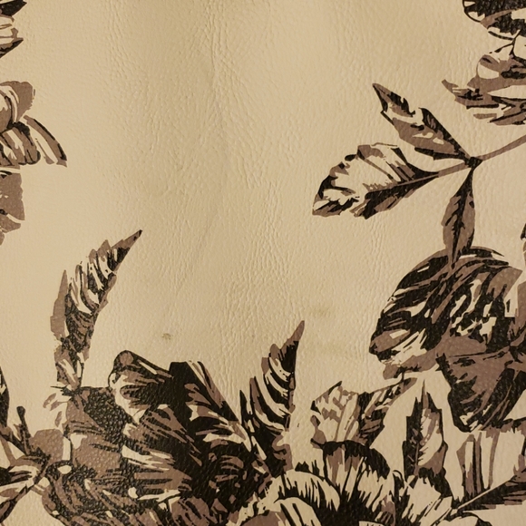 Betsy Johnson flower purse - Picture 3 of 7